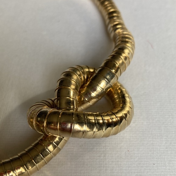 Vintage  Flexible Gold Tone Knot Fluid Metal Necklace - Picture 6 of 11